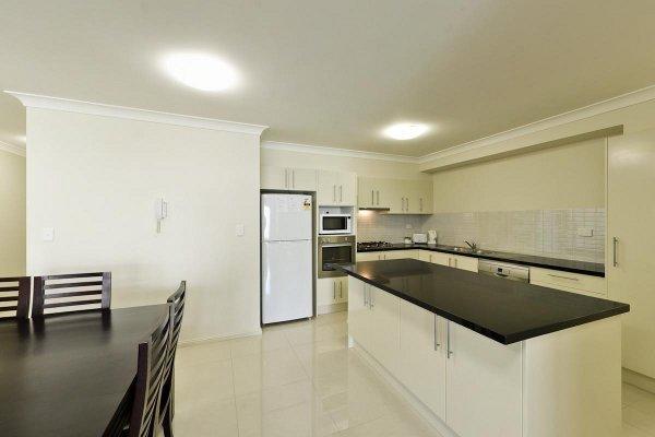 Astina Serviced Apartments - Central Penrith Zimmer foto